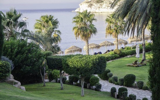 There was also a lawn area closer to the beach which was lovely.