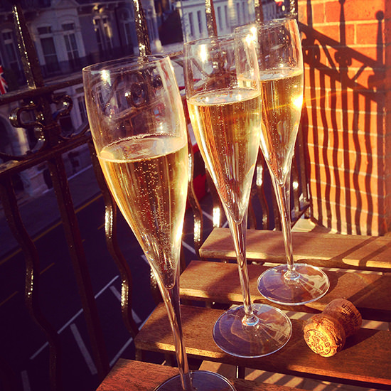I had guests (read: friends) over each night as it was actually nice to be able to welcome them to my 'London pad'. The little balcony was perfect. We stocked up on champagne from a drinks shop around the corner and everyone really enjoyed the sun!