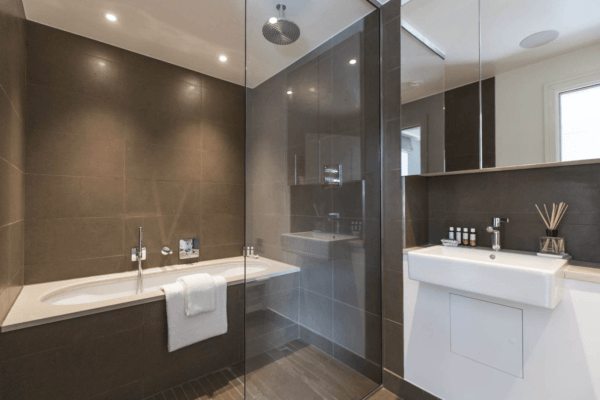 onefinestay london marylebone mayfair luxury apartment rental master amenities bathroom1