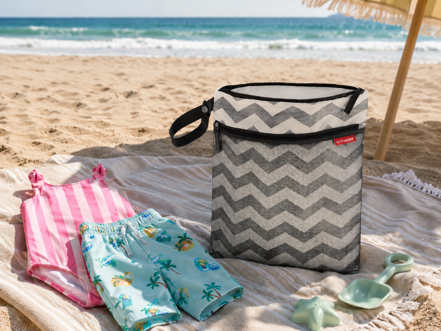 skip hop wet dry bag perfect from nappies to toddlers beach