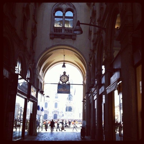 Ciao Milano! Our first glimpse of the Piazza del Duomo